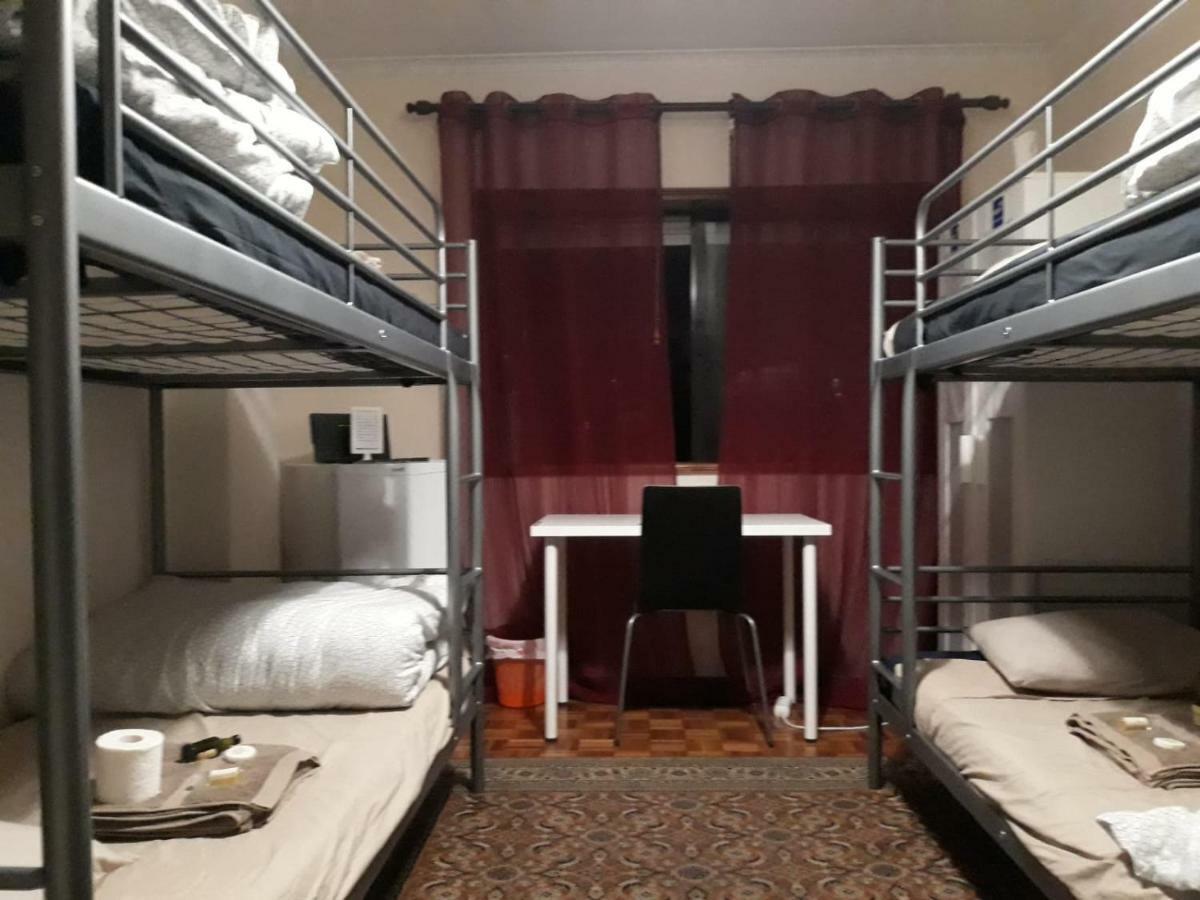Quarto com 4 camas  OOporto Exterior foto