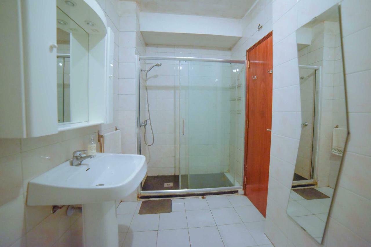 Quarto com 4 camas  OOporto Exterior foto