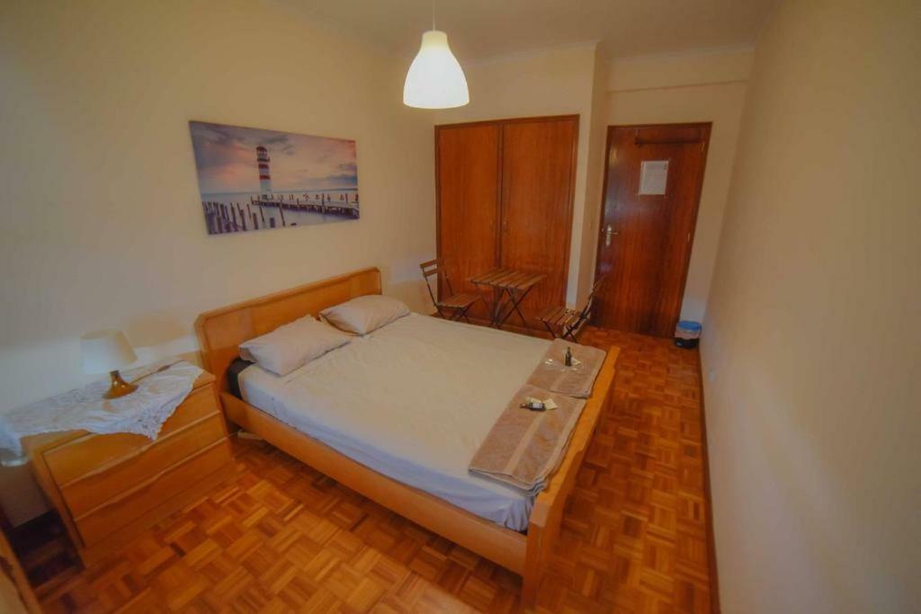Quarto com 4 camas  OOporto Exterior foto